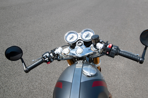 Thruxton RS