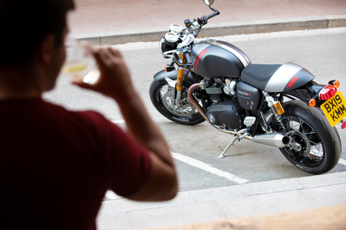Thruxton RS